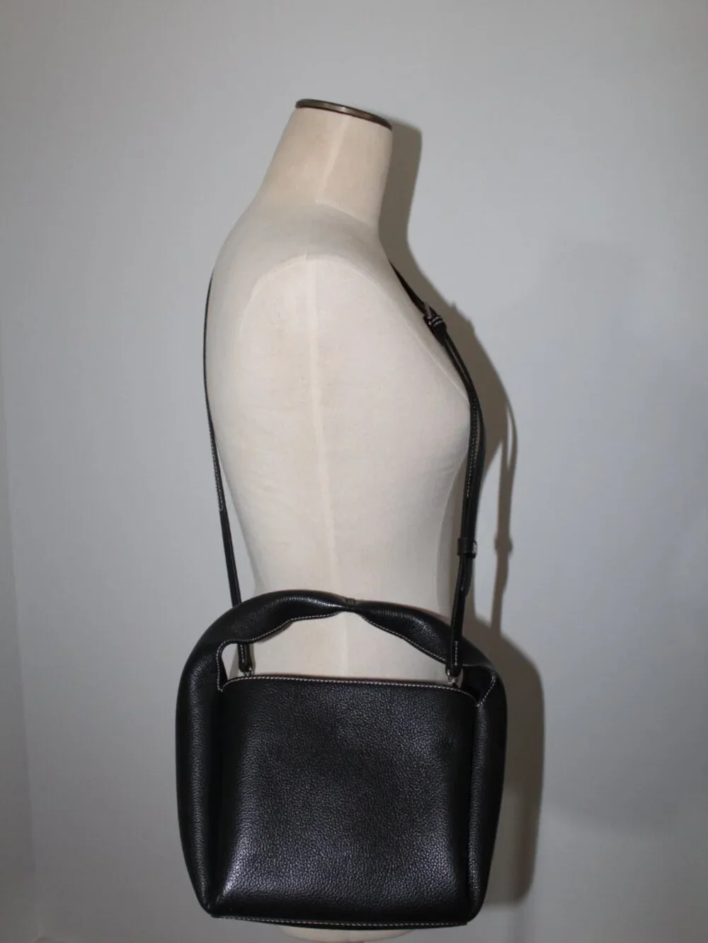 Toteme Pebble Leather Black Top Handle Shoulder Bucket Bag Crossbody - Picture 13 of 13